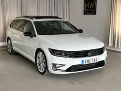 Vit Begagnad 2017 VW Passat GTE Kombi | 139 900 kr (Dyr)