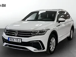 Vit Begagnad 2022 VW Tiguan Allspace R-line SUV | 409 900 kr (Marknadspris)