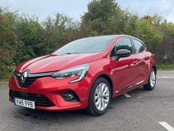 Röd Begagnad 2020 Renault Clio V Intens Halvkombi | 160 000 kr (Marknadspris)