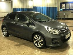 Grå Begagnad 2016 Kia Rio Halvkombi | 79 900 kr (Marknadspris)