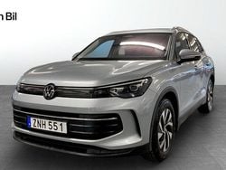 Silver Begagnad 2025 VW Tiguan Life SUV | 389 900 kr (Marknadspris)