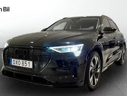 Svart Begagnad 2022 Audi e-tron Proline SUV | 379 900 kr (Marknadspris)