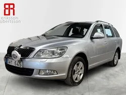 Silver Begagnad 2013 Skoda Octavia Elegance Kombi | 99 900 kr (Marknadspris)