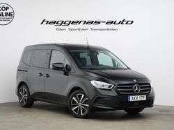 Svart Begagnad 2023 Mercedes T180 Style Minibuss | 299 000 kr (Marknadspris)