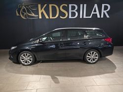 Svart Begagnad 2014 Toyota Auris Touring Sports Executive Kombi | 139 900 kr (Marknadspris)