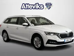Vit Begagnad 2024 Skoda Octavia Kombi | 299 900 kr (Marknadspris)