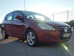Röd Begagnad 2007 Kia Ceed 4 Halvkombi | 23 900 kr (Marknadspris)