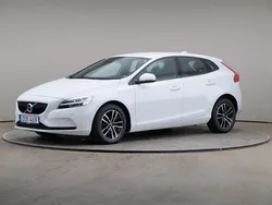 Vit Begagnad 2018 Volvo V40 Business Edition Kombi | 165 000 kr (Marknadspris)