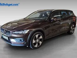 Brun Begagnad 2021 Volvo V60 CC SE Kombi | 319 000 kr