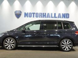 Svart Begagnad 2021 VW Touran R-line Minibuss | 269 900 kr (Bra pris)