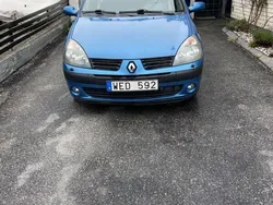 Blå Begagnad 2004 Renault Clio II Halvkombi | 31 000 kr (Marknadspris)