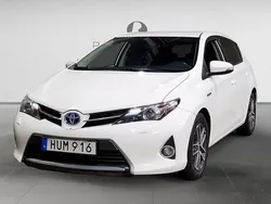 Vit Begagnad 2015 Toyota Auris Hybrid Edition Halvkombi | 129 900 kr (Bra pris)