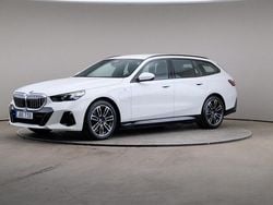 Vit Begagnad 2025 BMW 530e M Sport Kombi | 645 000 kr (Bra pris)
