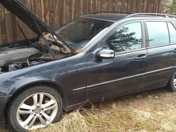 Blå Begagnad 2004 Mercedes C220 Avantgarde Kombi | 4 500 kr