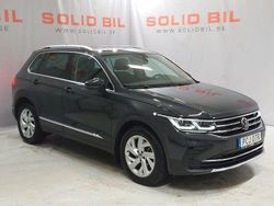 Grå Begagnad 2023 VW Tiguan Elegance SUV | 289 800 kr (Bra pris)