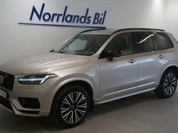 Ljusgrå (bright dusk metallic) Begagnad 2023 Volvo XC90 Plus SUV | 639 900 kr (Lite dyr)