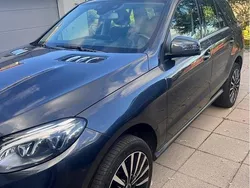 Grå Begagnad 2016 Mercedes GLE250 SUV | 270 000 kr