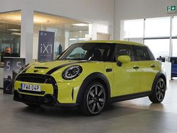 Zesty yellow Begagnad 2022 Mini Cooper Halvkombi | 279 500 kr (Marknadspris)