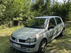 Grå Begagnad 2003 Renault Clio II Expression Halvkombi | 17 500 kr (Marknadspris)