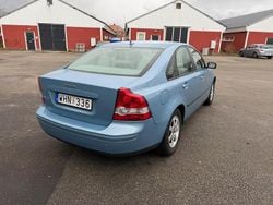 Blå Begagnad 2005 Volvo S40 Sedan | 22 000 kr (Lite dyr)