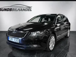 Svart Begagnad 2013 Skoda Superb Elegance Kombi | 149 900 kr (Dyr)