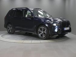 Svart Begagnad 2023 BMW X7 M Sport SUV | 1 099 000 kr
