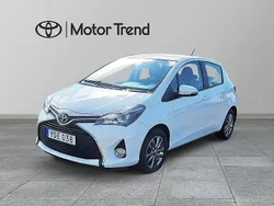 Vit Begagnad 2016 Toyota Yaris Halvkombi | 129 000 kr (Marknadspris)