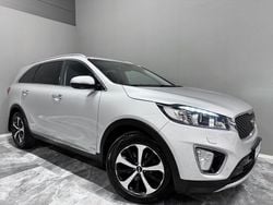 Grå Begagnad 2015 Kia Sorento 2 SUV | 174 900 kr (Marknadspris)