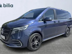 Blå Begagnad 2024 Mercedes V300 Avantgarde Minibuss | 923 750 kr