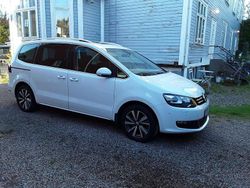 Vit Begagnad 2019 VW Sharan Minibuss | 175 000 kr (Marknadspris)