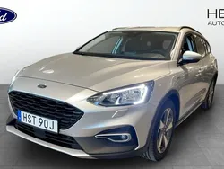 Grå (silver) Begagnad 2022 Ford Focus Active Kombi | 199 900 kr (Marknadspris)