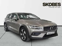 Grå Begagnad 2019 Volvo V60 CC Kombi | 329 100 kr (Lite dyr)