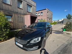 Svart Begagnad 2016 Volvo S60 Sedan | 165 000 kr (Marknadspris)