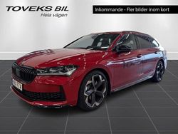 Röd (carmine red metallic) Begagnad 2025 Skoda Superb SportLine Kombi | 489 900 kr (Dyr)