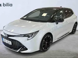 Grå Begagnad 2020 Toyota Corolla Hybrid Halvkombi | 244 900 kr