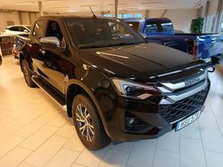 Svart Begagnad 2024 Isuzu D-Max Van | 704 250 kr (Marknadspris)
