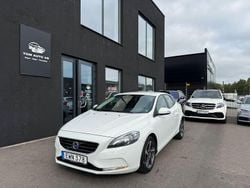 Vit Begagnad 2015 Volvo V40 Kinetic Kombi | 120 000 kr (Marknadspris)