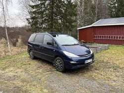 Blå Begagnad 2005 Toyota Previa Minibuss | 42 000 kr