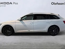 Vit Begagnad 2023 Skoda Superb LAURIN & KLEMENT Kombi | 439 000 kr (Dyr)