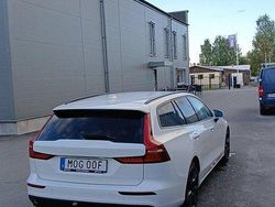 Vit Begagnad 2020 Volvo V60 Momentum Kombi | 170 000 kr (Bra pris)