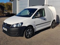 Vit Begagnad 2015 VW Caddy Minibuss | 99 000 kr (Marknadspris)