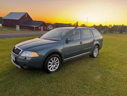 Ljusgrön Begagnad 2007 Skoda Octavia Scout Kombi | 39 000 kr (Dyr)