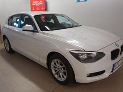 Vit (vit metallic) Begagnad 2013 BMW 118 Halvkombi | 134 900 kr (Marknadspris)