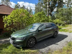 Grön Begagnad 2019 Skoda Superb Business Line Kombi | 280 000 kr (Bra pris)