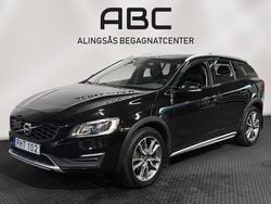 Svart Begagnad 2017 Volvo V60 CC Summum Kombi | 199 000 kr (Bra pris)