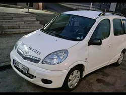 Vit Begagnad 2004 Toyota Yaris Verso Minibuss | 59 900 kr