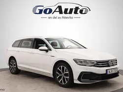 Vit Begagnad 2021 VW Passat GTE Kombi | 279 500 kr (Dyr)