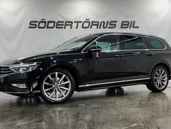 Svart Begagnad 2022 VW Passat R-line Kombi | 279 900 kr (Marknadspris)