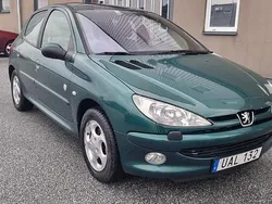 Grön Begagnad 2003 Peugeot 206 Roland Garros Halvkombi | 19 900 kr (Marknadspris)