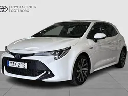 Vit Begagnad 2020 Toyota Corolla Hybrid Style Halvkombi | 229 900 kr (Marknadspris)
